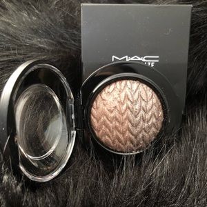 MAC Mineralize eyeshadow